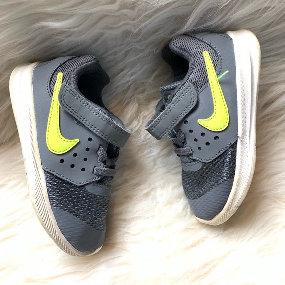 Nike Other - Boys Nike Downshifter 7 athletic style sneakers 8C